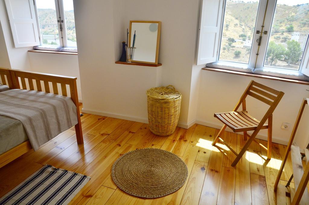 Casa Do Funil Guest House แมร์โตลา ห้อง รูปภาพ